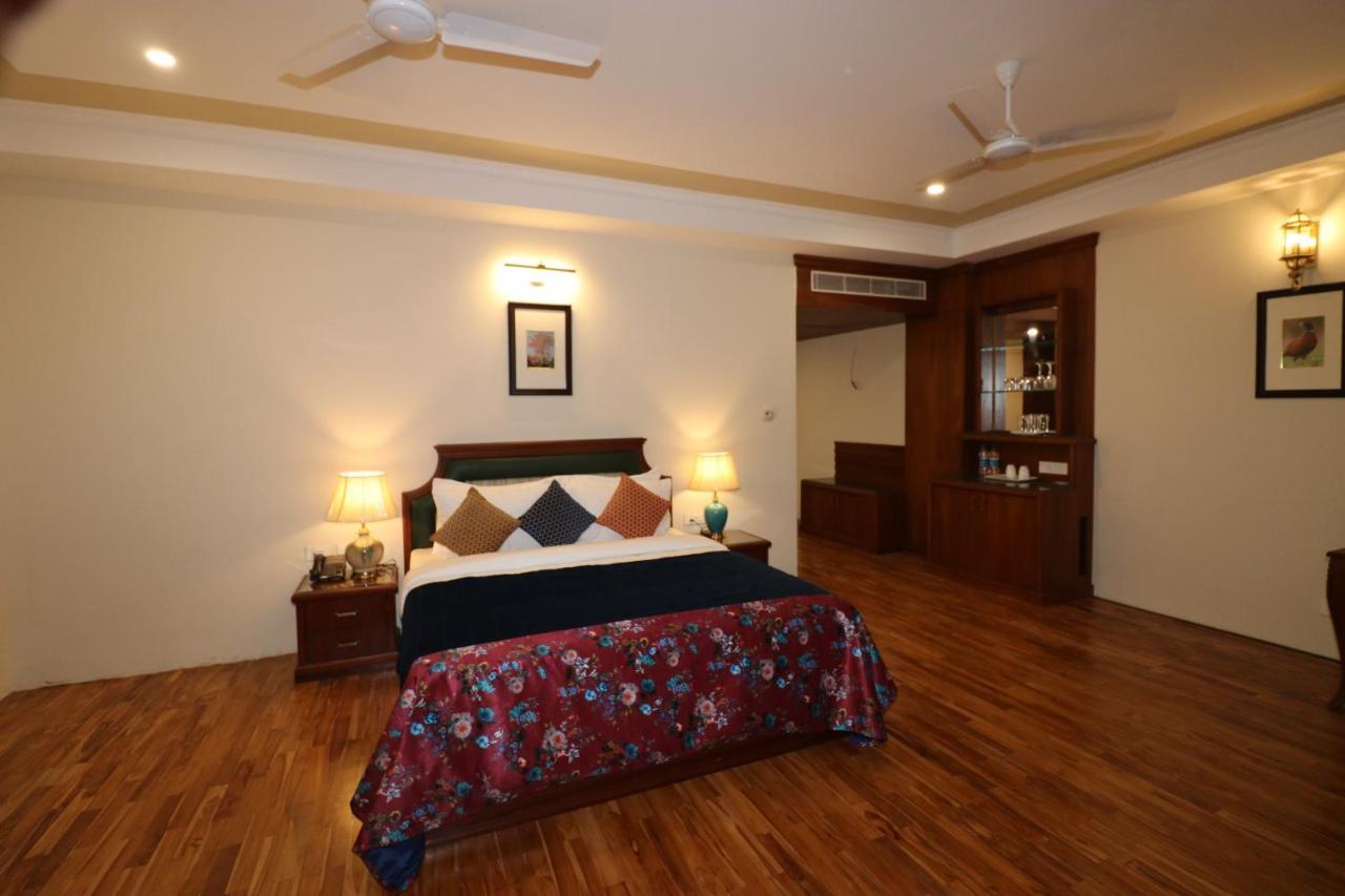 Royale De' Casa Resort Kaziranga Exterior photo