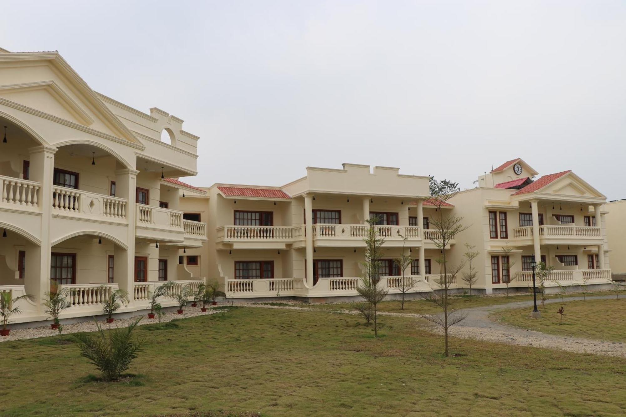 Royale De' Casa Resort Kaziranga Exterior photo