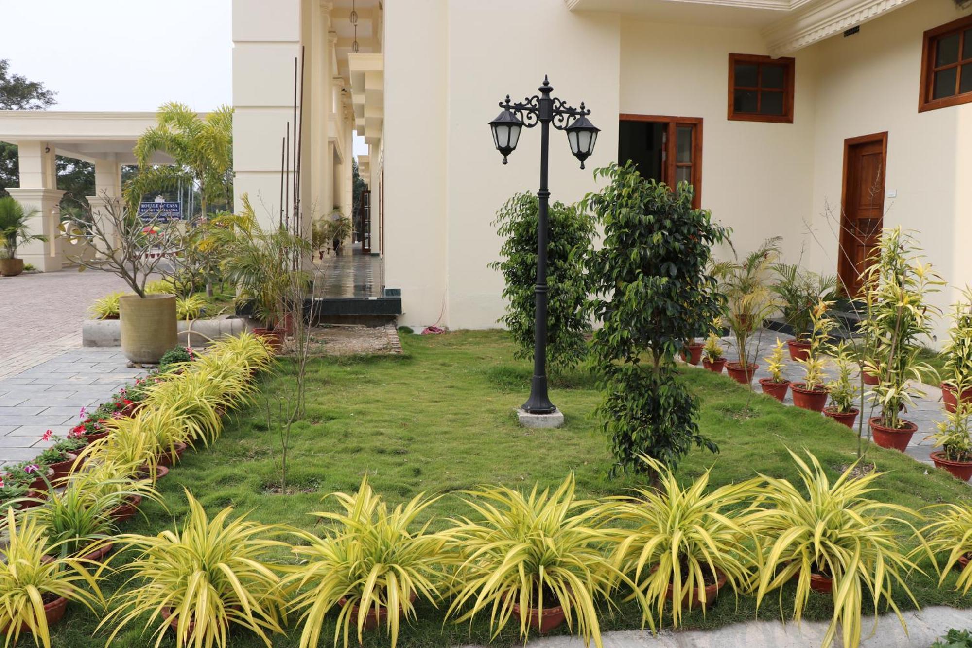 Royale De' Casa Resort Kaziranga Exterior photo