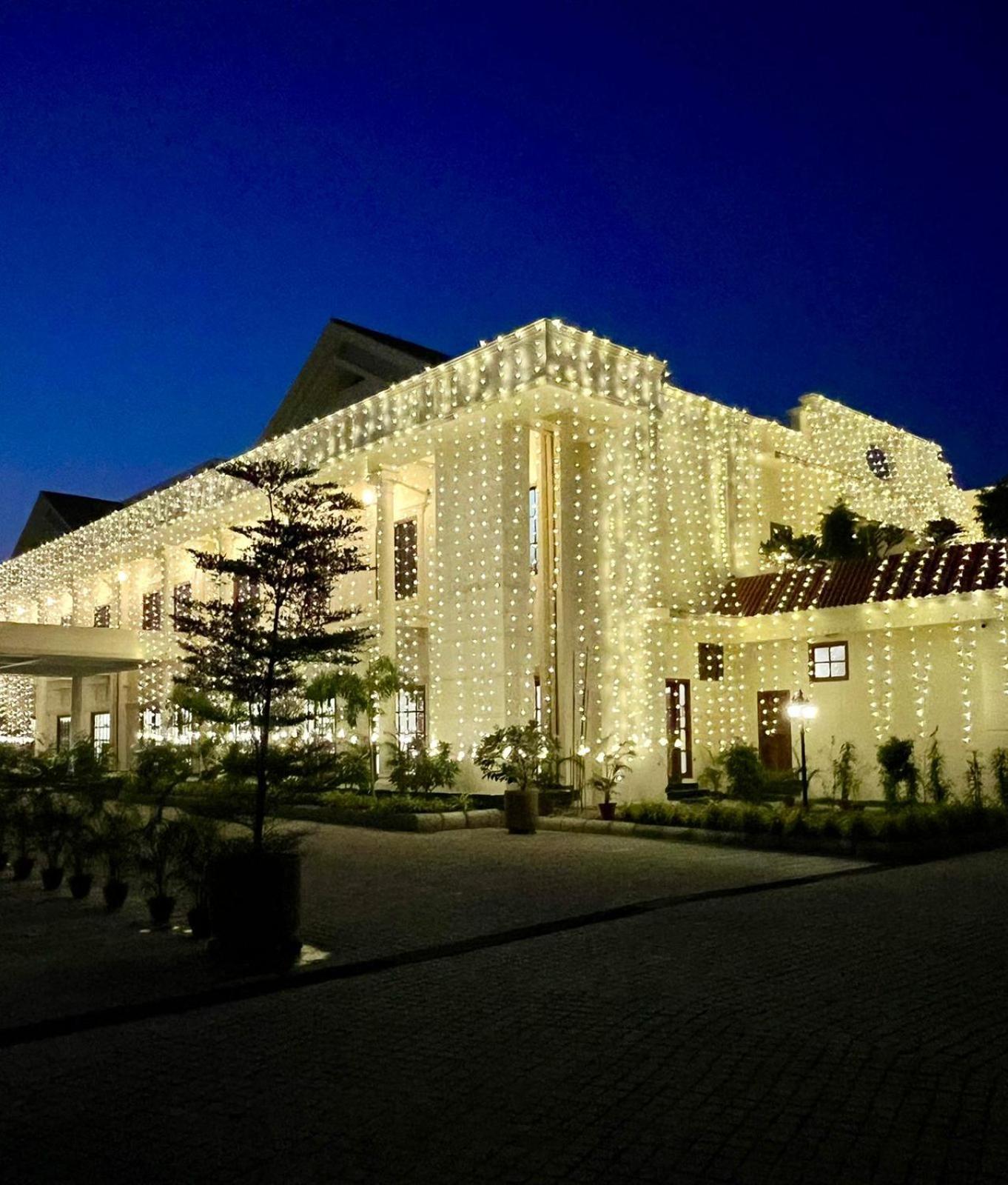 Royale De' Casa Resort Kaziranga Exterior photo