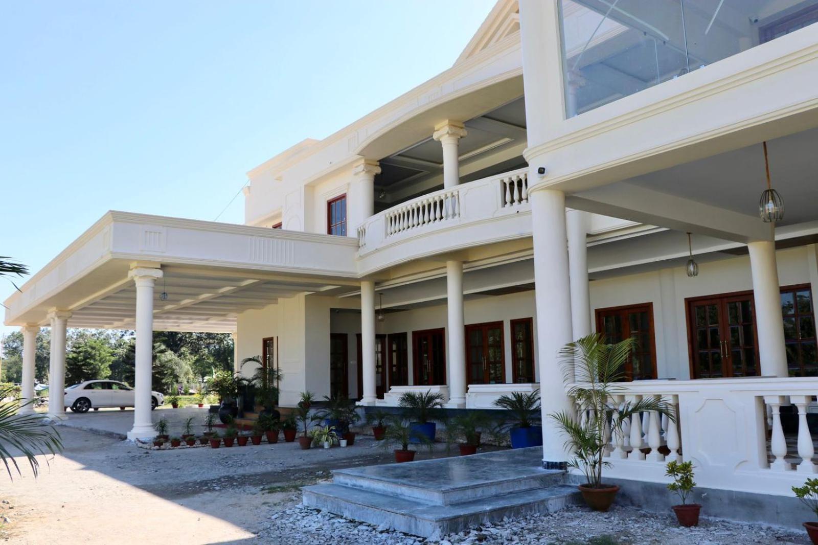 Royale De' Casa Resort Kaziranga Exterior photo