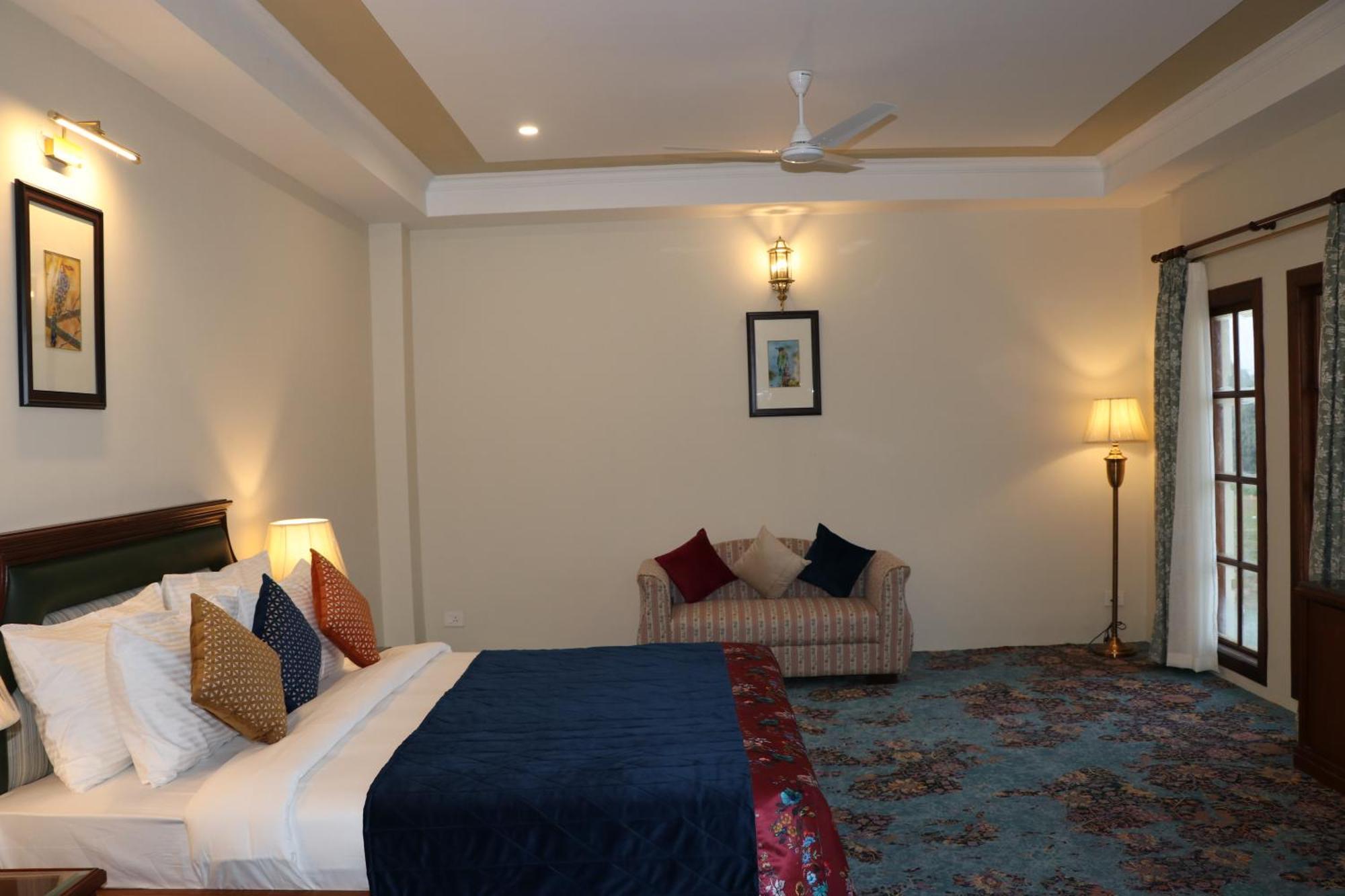 Royale De' Casa Resort Kaziranga Exterior photo
