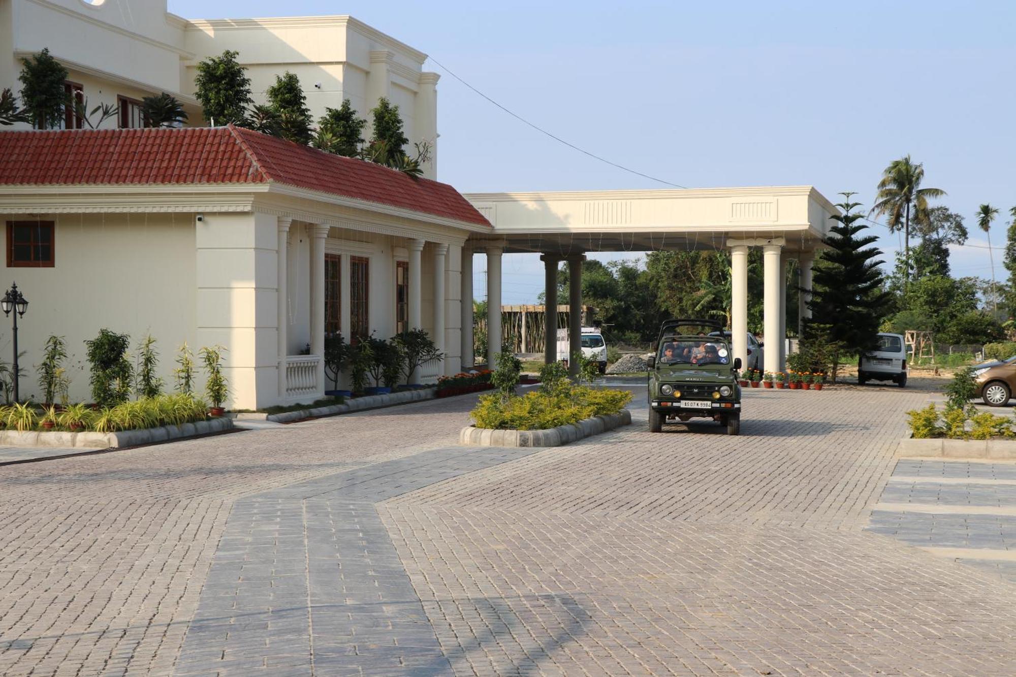 Royale De' Casa Resort Kaziranga Exterior photo