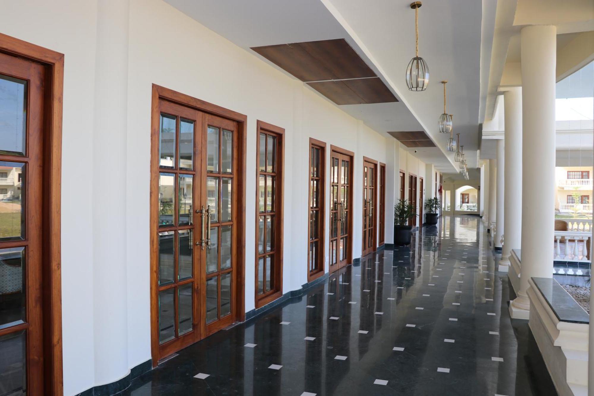 Royale De' Casa Resort Kaziranga Exterior photo