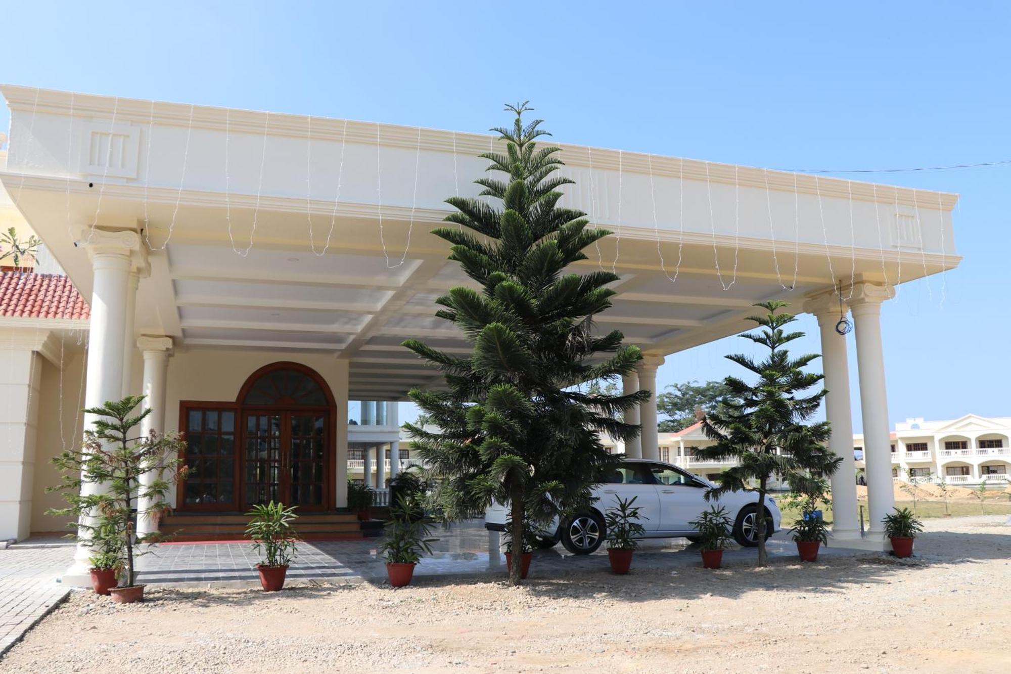 Royale De' Casa Resort Kaziranga Exterior photo