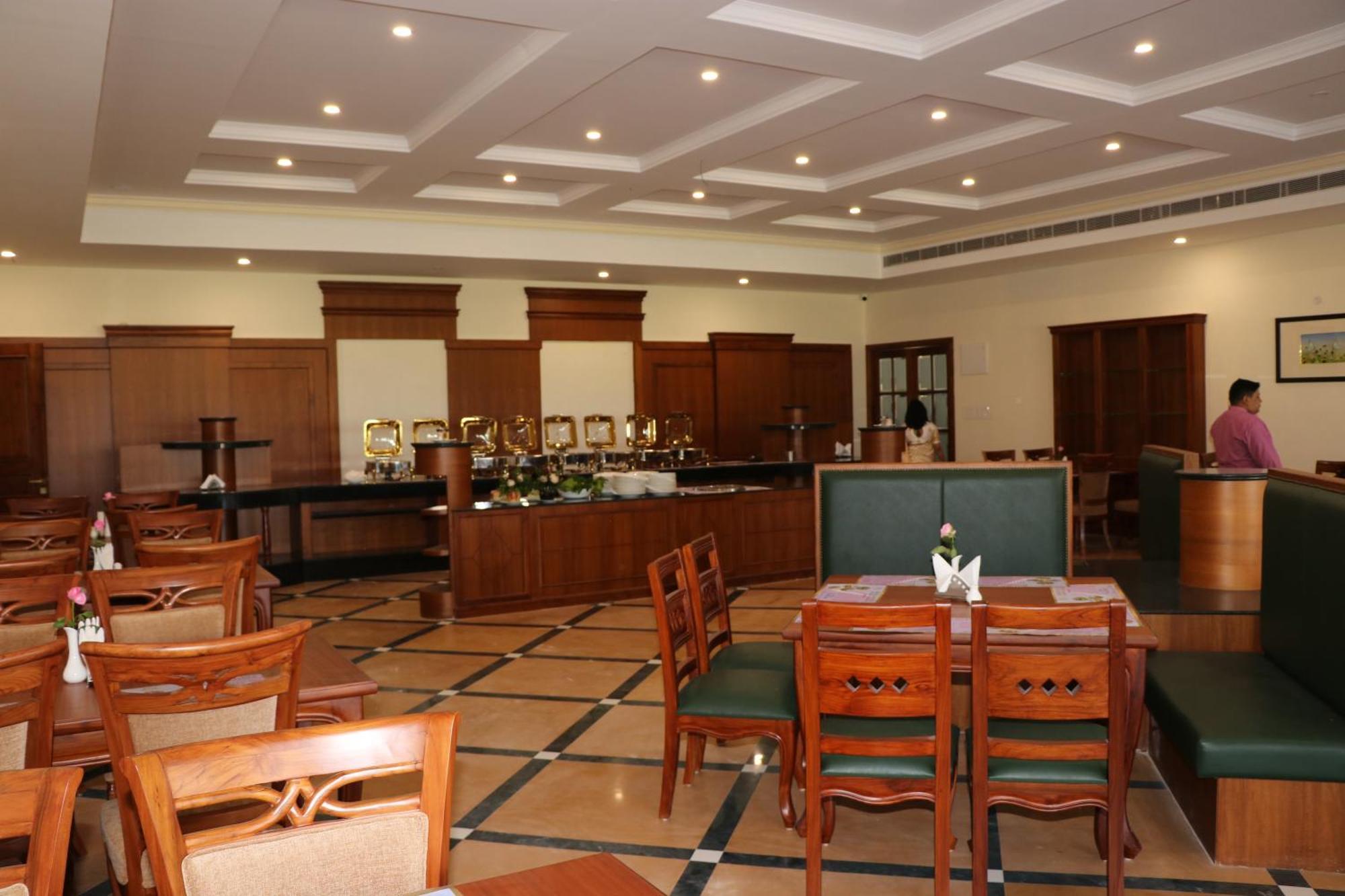 Royale De' Casa Resort Kaziranga Exterior photo