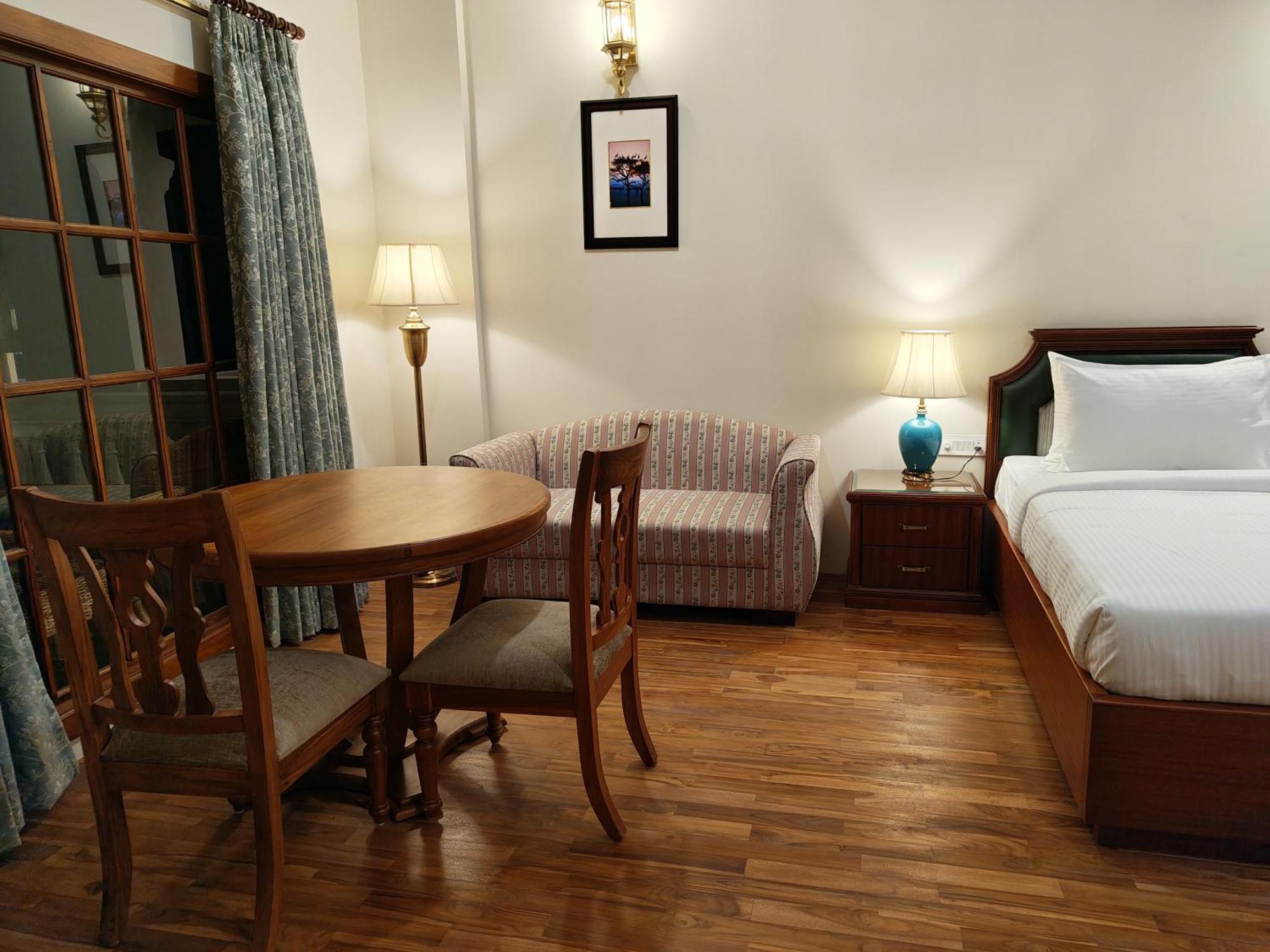 Royale De' Casa Resort Kaziranga Exterior photo