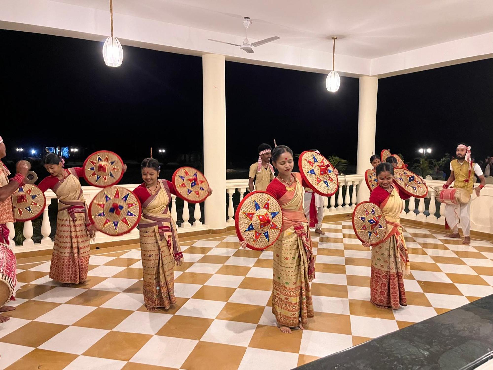 Royale De' Casa Resort Kaziranga Exterior photo